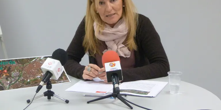 Ana Maria Martínez dóna suport a l'alcaldessa per la querella de TMA