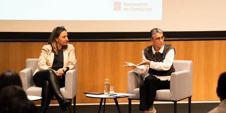 Les conselleres Menor i Pané clouen amb un diàleg la jornada sobre l'impacte de la càrrega mental en la salut de les dones