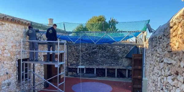 Els Castellers d'Altafulla posen a punt la xarxa d'assaig, després de dos anys sense gairebé ús