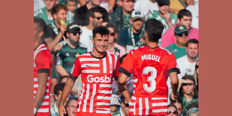 El Girona FC lamenta la interpretació arbitral i perd a Villamarín (2-1)