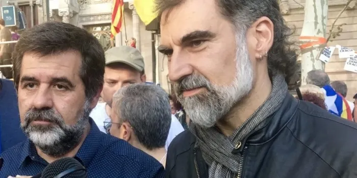 L’ANC d’Arenys prepara una encesa de 12 globus per a aquest dimarts per recordar que farà un any que els Jordi’s són a la presó