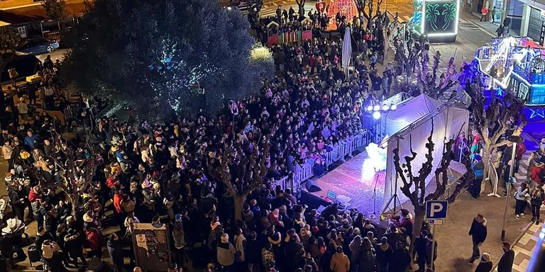 La plaça de la Pagesia es queda petita per l'èxit d'assistència al musical Frozen