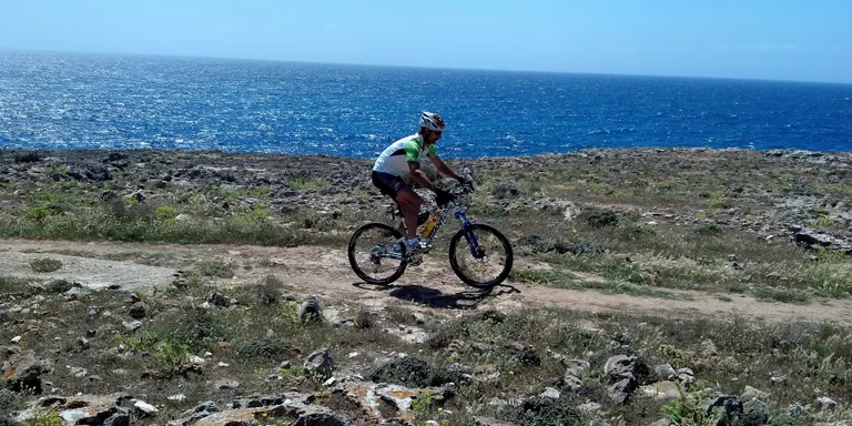 Tres voltes a Menorca en 82 hores, nova gesta d'Arnau Julià