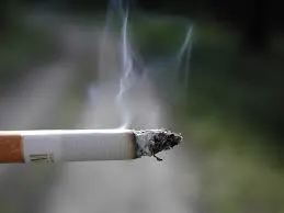 Entra en vigor a Catalunya la prohibició de fumar al carrer si no es pot mantenir una distància interpersonal de dos metres