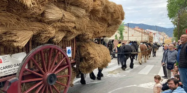 Caldes es converteix en l’epicentre de la tradició traginera amb la Trobada Nacional dels Tres Tombs