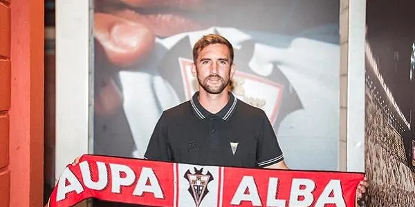 L’Albacete Balompié presenta públicament el fitxatge d’Alberto Benito