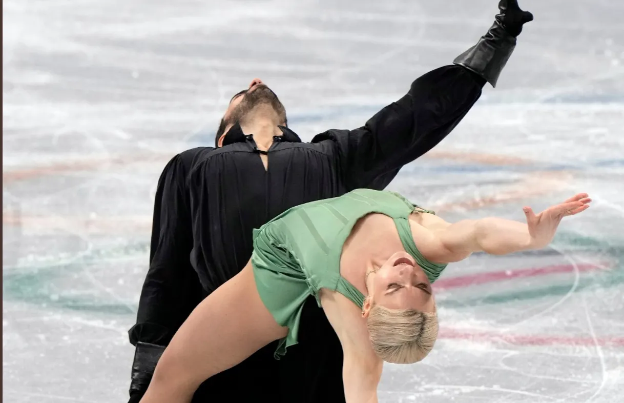Diploma olímpic pels patinadors Adrià Díaz i Olivia Smart