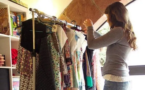 La moda sostenible de Daniela Barbieri i la bijuteria artesanal de Lou Arans s’exposen en un nou Showroom de Nadal