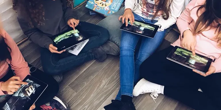 La biblioteca organitza una xerrada per a famílies i docents sobre la ficció digital infantil i juvenil