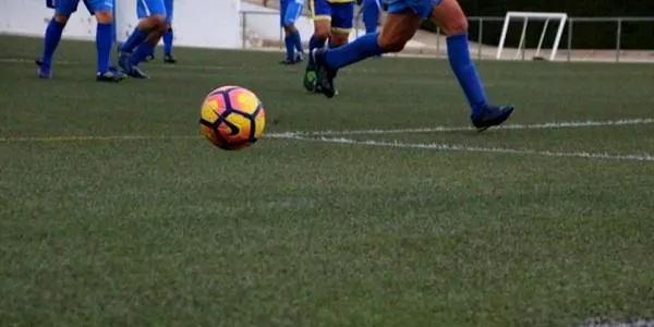 L’Atlètic Roda de Barà assalta el Municipal de Torredembarra i s’adjudica el derbi del Baix Gaià