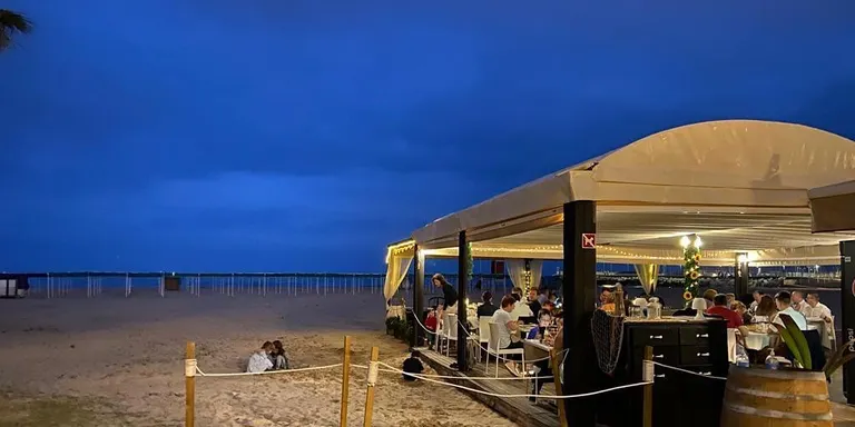 L’Associació de Xiringuitos de Cambrils manté la seva posició després de reunir-se amb l’Ajuntament