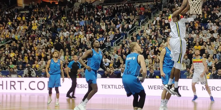 Derrota del MoraBanc Andorra a l'inici de les semifinals de l'EuroCup