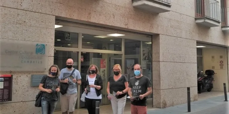 L’associació El Portal del Barri Antic de Cambrils penja 25 fotografies antigues a carrers i places