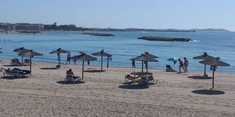 L’Ajuntament de Cambrils treu la licitació dels serveis de temporada de les platges del municipi