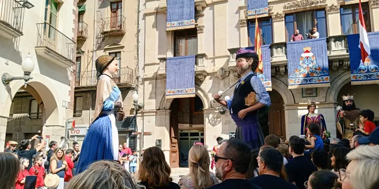 Els gegants Antonet i Angelina estrenen nous vestits