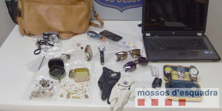 Tres detinguts per robatoris en tres vehicles i una casa a la Cerdanya