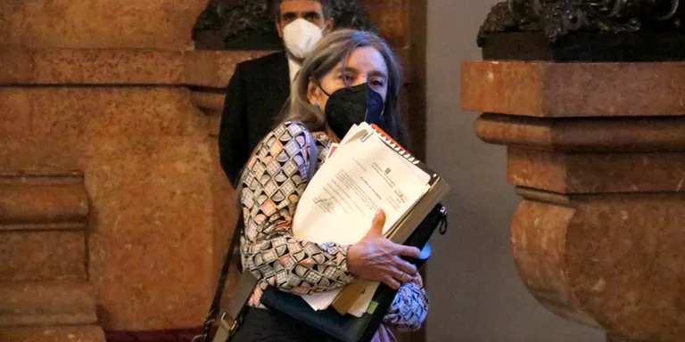La secretària general del Parlament recupera la direcció dels Serveis Jurídics que havia delegat en el lletrat major