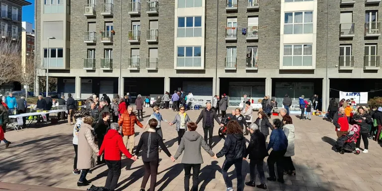 Continuen les sardanes a la Seu d'Urgell durant l'agost