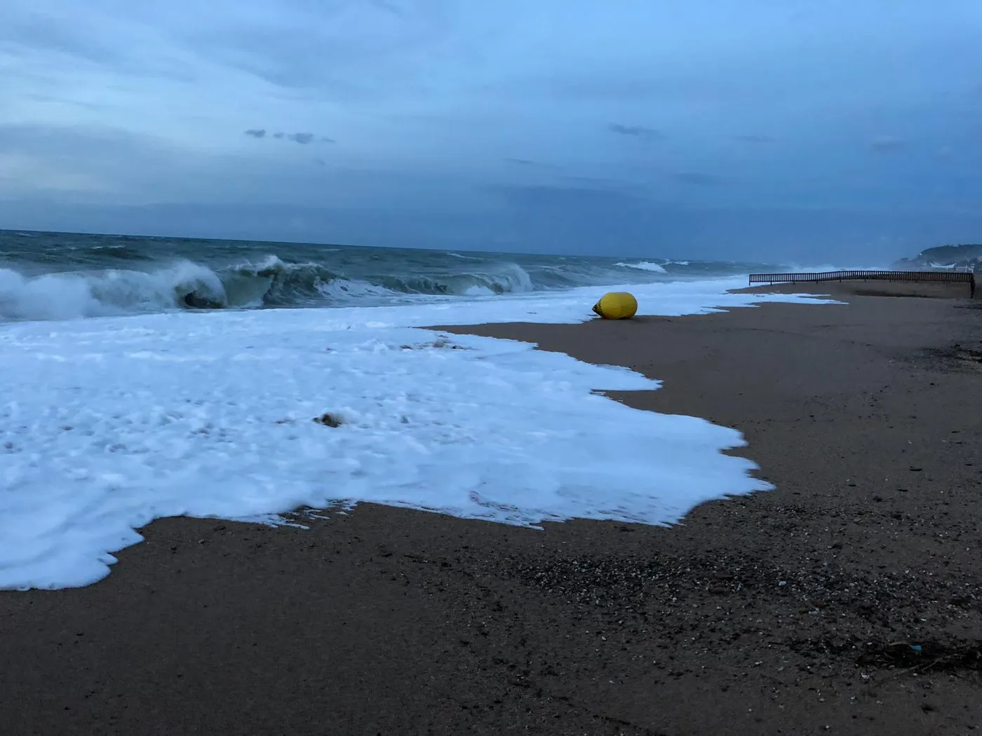 Arriba molt de fred amb temporal marítim de llevant