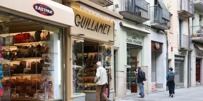 El Procicat aixeca el confinament comarcal a partir de dilluns i el comerç no essencial podrà obrir els caps de setmana