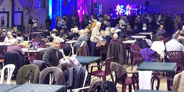 Agramunt celebra el ball de Cap d'Any amb Swing Latino