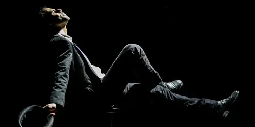 Us convidem a l’espectacle “20 anys no són ná” de Joan Vázquez al 'notRubí'