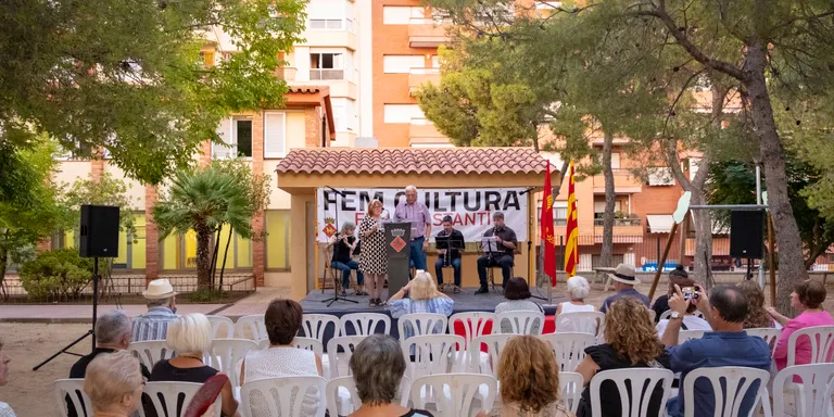 Un recital de poesia de l’Associació Literària posa el punt final al cicle “Fem Estiu, Fem Constantí”