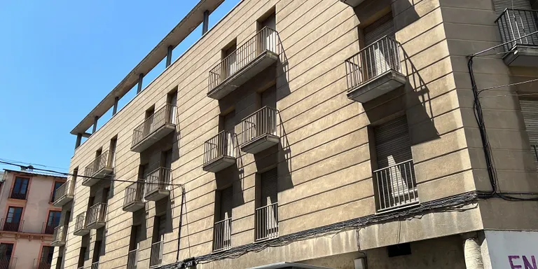 El Govern posa un límit de cinc anys a les llicències de 95.000 apartaments turístics a més de 260 poblacions