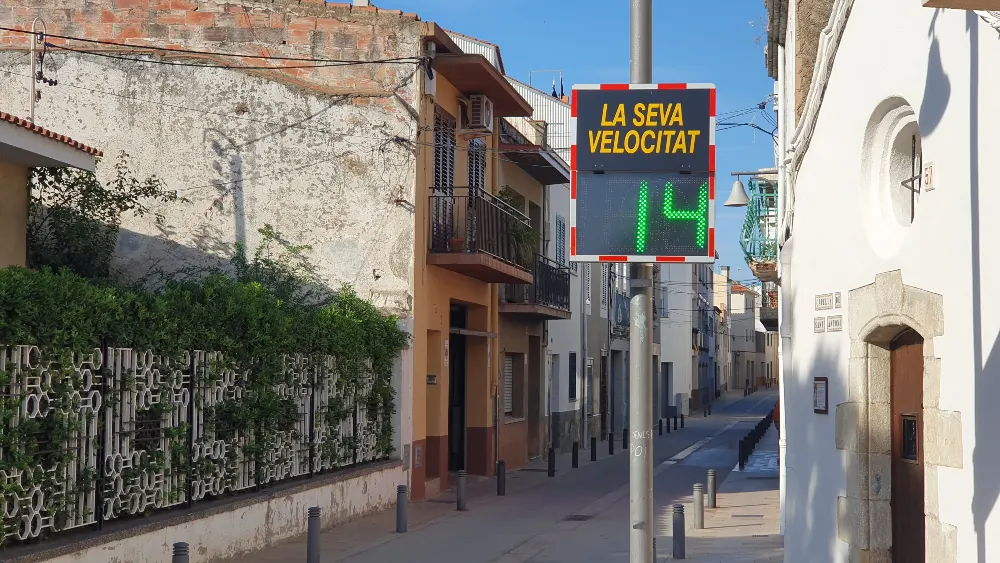 ERC demana al ple que el panell de control viari del c/St. Antoni indiqui bé la velocitat