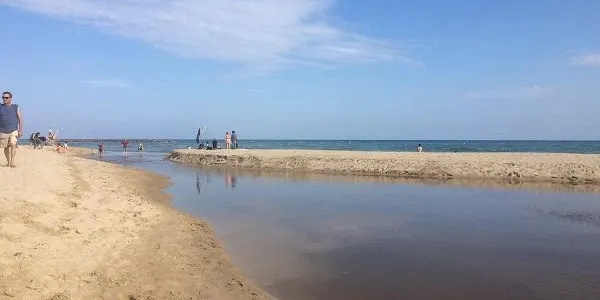 El riu Gaià s’endinsa al mar i deixa un paisatge espectacular