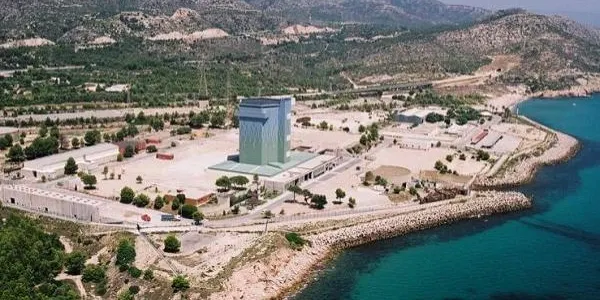 Neix un projecte per convertir l’antiga central de Vandellòs I en un centre pioner de tractament contra el càncer amb protons