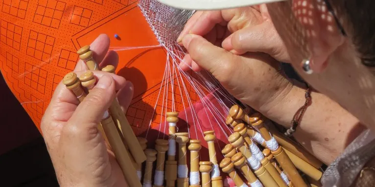 Més de 200 puntaires a Pineda