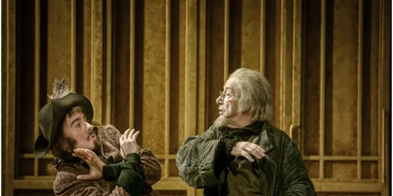 Nieves H. i Elisa V. veuran gratis Joan Pera fent de “L’Avar” a La Sala