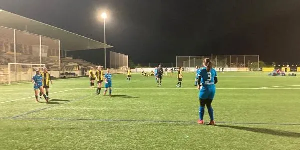 El Sènior femení del CE Altafulla cau plantant cara al Cambrils Unió (3-4)