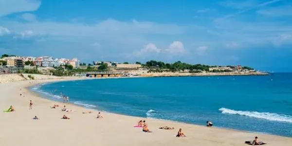 Un home de 40 anys mor ofegat a la platja del Miracle de Tarragona