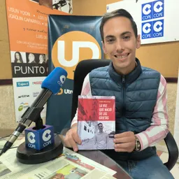 Antonio Ibáñez presenta en COPE Utrera su libro 'La voz que nació de las grietas' - episode art