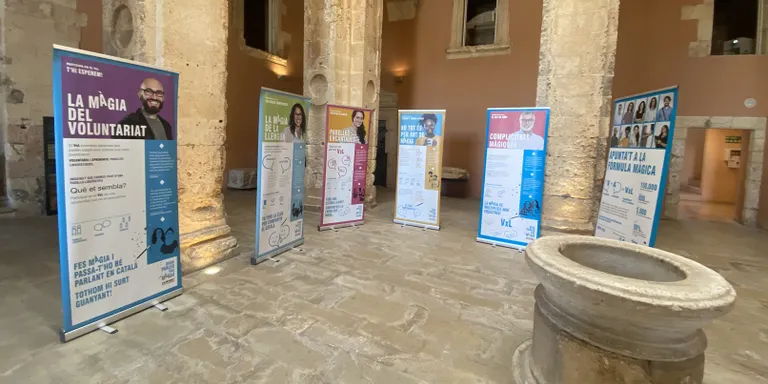 L’exposició 'Quan parles fas màgia' es pot visitar a Torredembarra