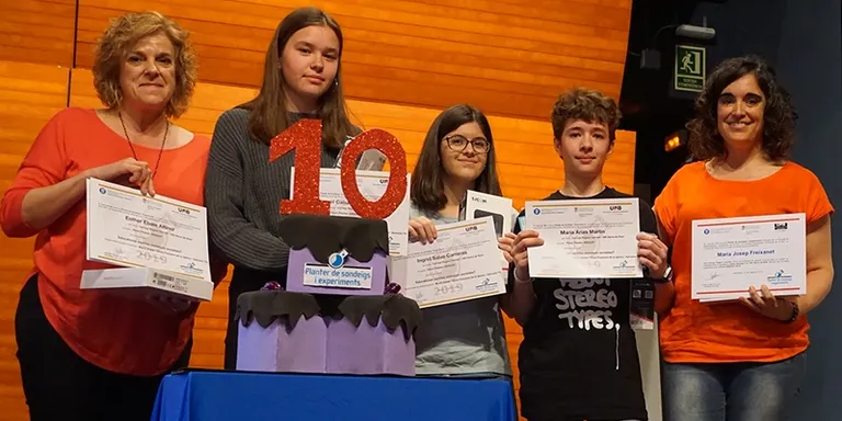 Dues alumnes del Regina Carmeli guanyen un dels premis del Concurs Planter d'estadística