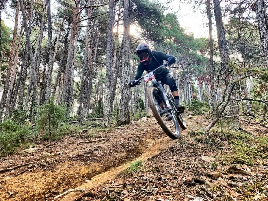 CICLISME: Ares Masip i Àlex Isca guanyen la Super Enduro Arfa de BTT