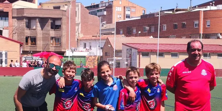 Els equips benjamins de l'EDFOR i l'aleví del CF Organyà, campions dels seus grups