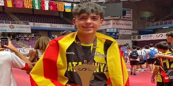 L’altafullenc Roger Monzó aixeca el títol en el Campionat d’Espanya de Seleccions Autonòmiques de voleibol amb la Selecció Catalana