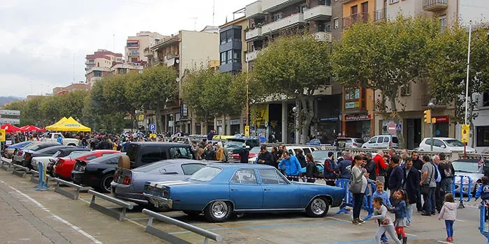 La Trobada de Cotxes Americans i Motos Customs gaudeix d'una bona assistència de públic