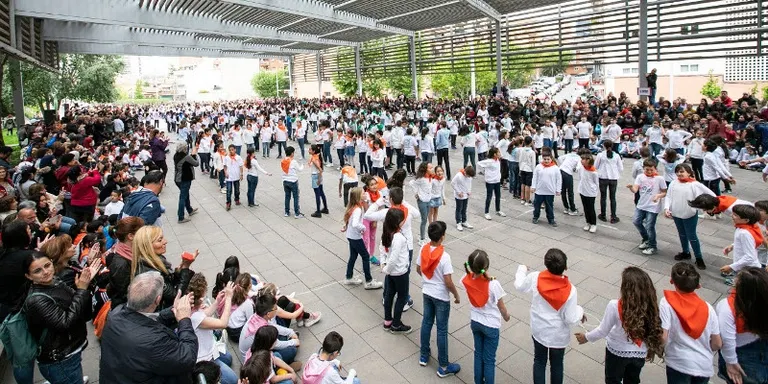 Uns 1.500 infants celebren el Dia Internacional de la Dansa a la Rambla del Ferrocarril