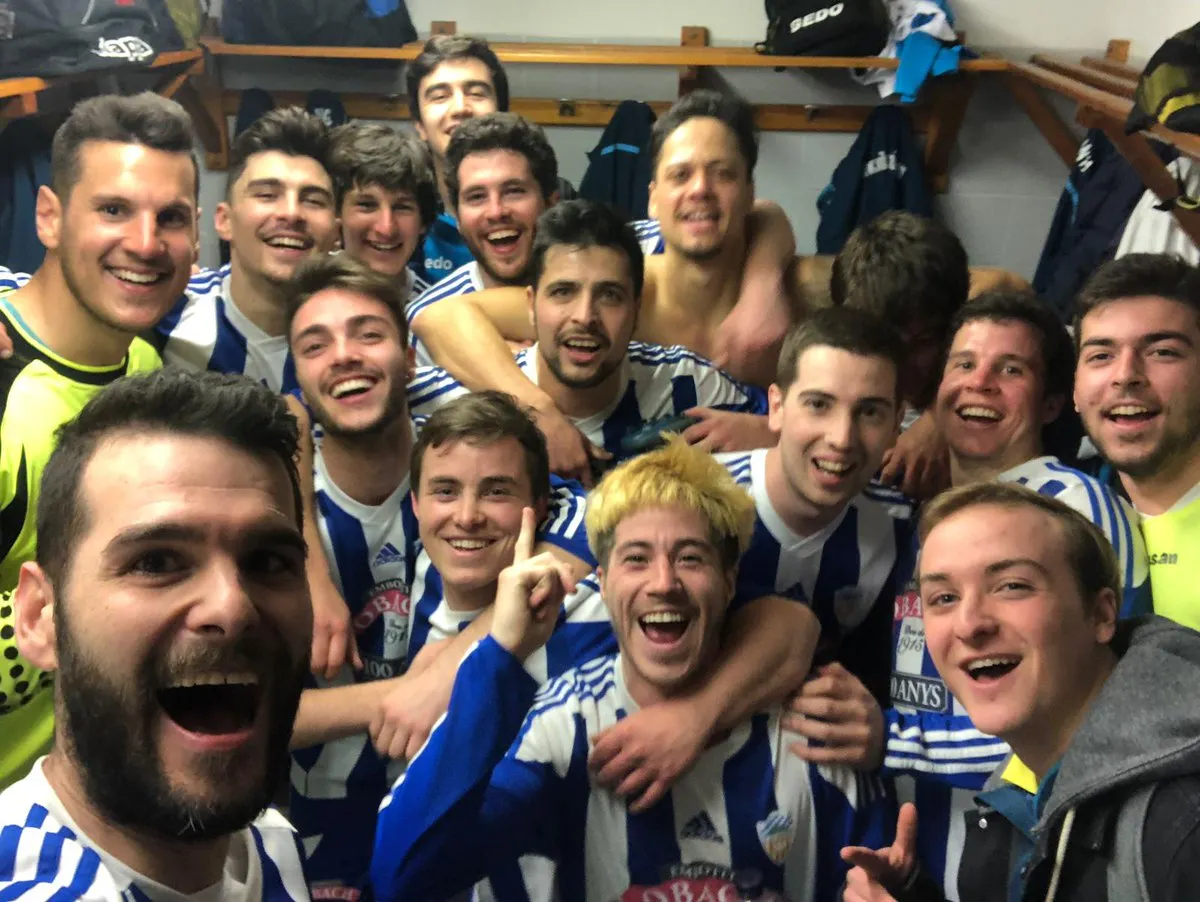 El CF Organyà celebra la victòria al camp del Balàfia (@cforganya)