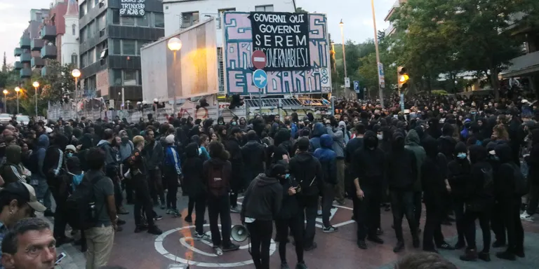 La magistrada dona la raó a la Sareb i ordena als ocupes que marxin de 'La Ruïna'