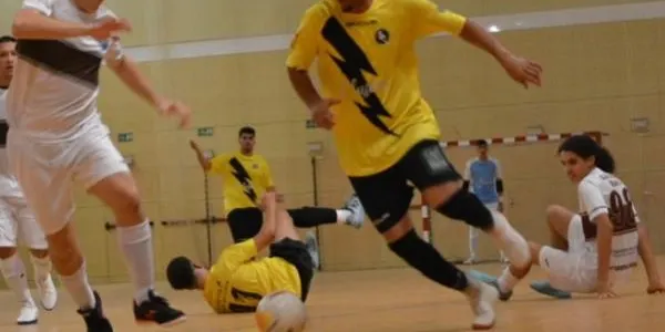 Empat vibrant entre el Futsal Altafulla i el Sarralenc EC (5-5)