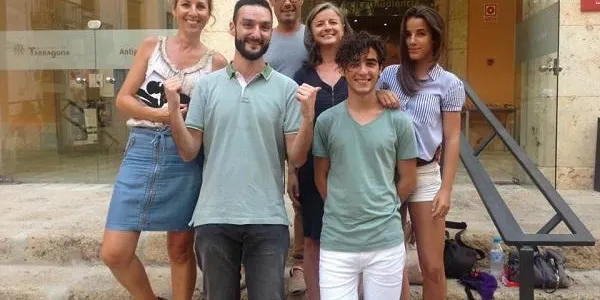 Els Castellers d’Altafulla, imatge de portada del llibre "Pit i amunt" del periodista Benet Iñigo