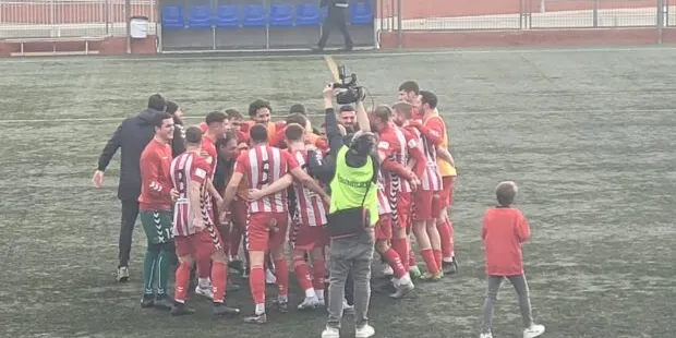 La UE Valls remunta el derbi a pilota aturada (2-1)