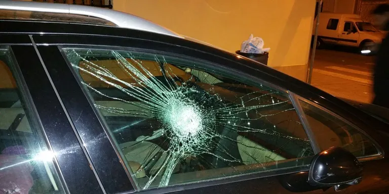 La Policia Local deté in fraganti un home robant dins un vehicle a Pineda