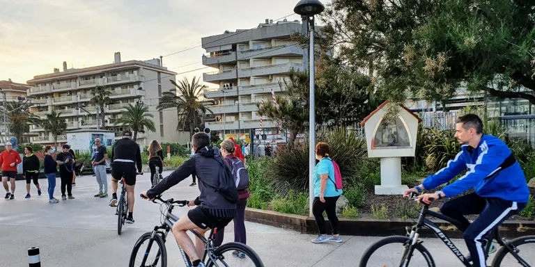 Primer cap de setmana de passeig, esport i gent gran, amb repartiment de franges horàries